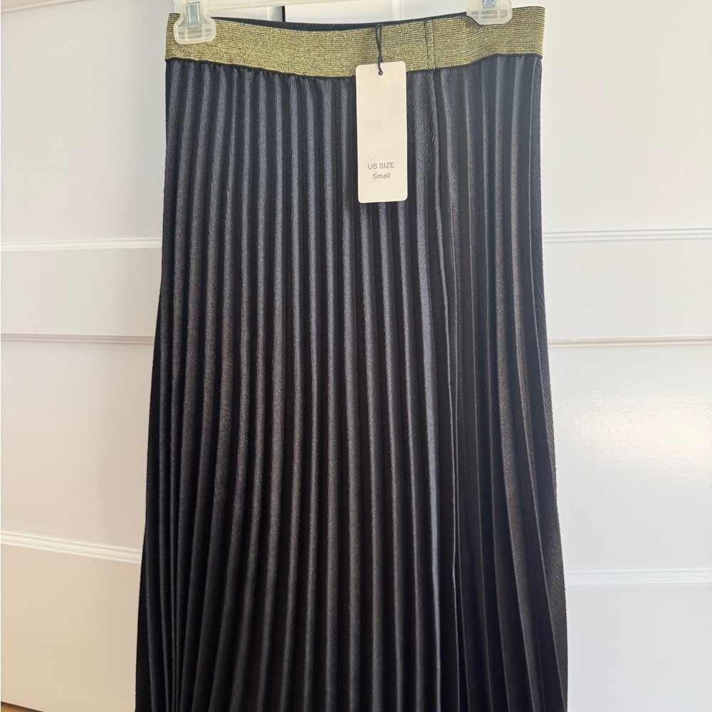 Chic Black Pleated A-Line Skirt